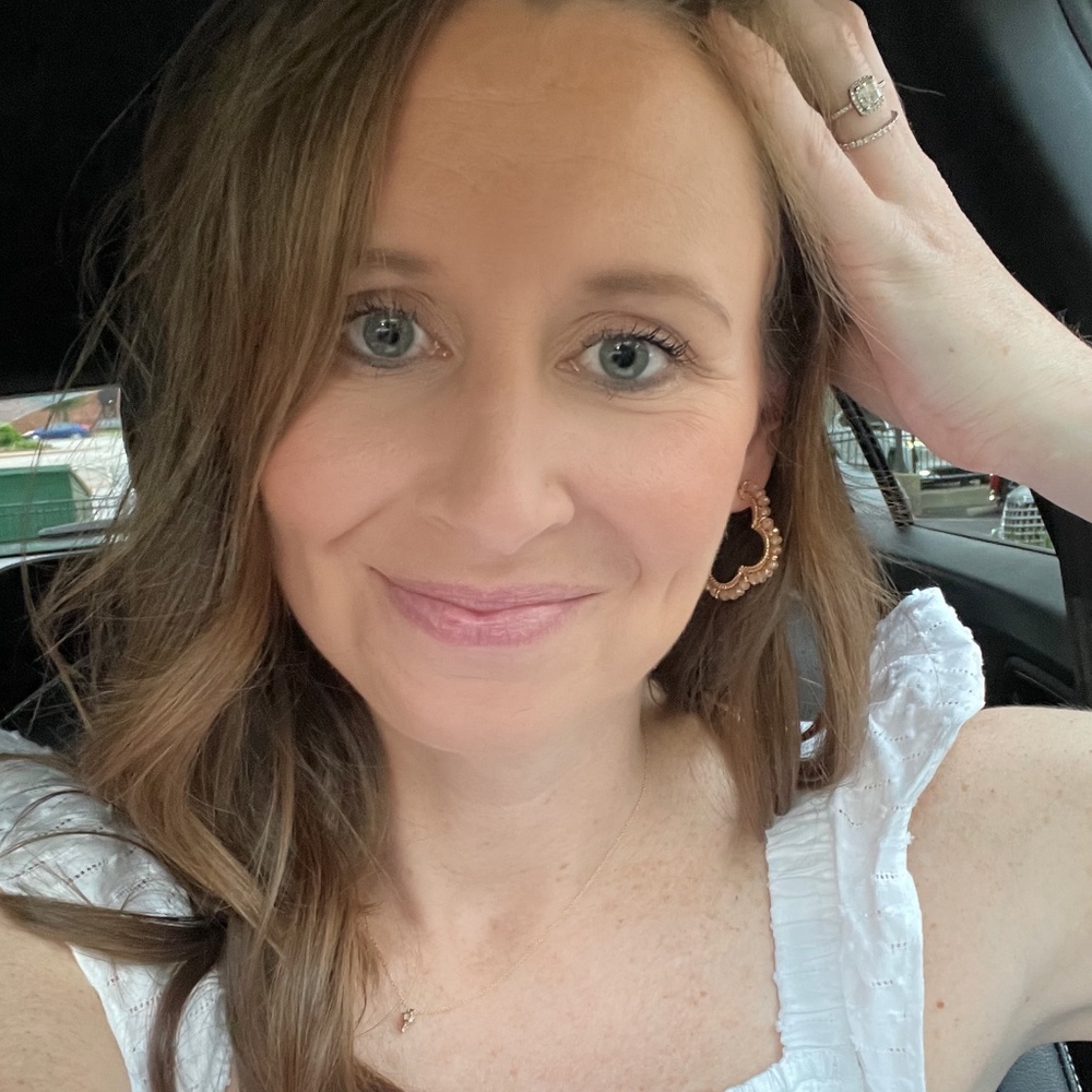 Meet your Posher, Maura